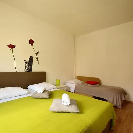Kala And Tina Apartments Podstrana Esterno foto